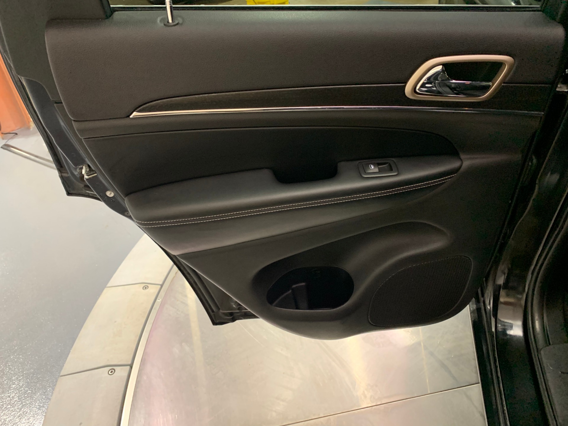 Used-2015-Jeep-Grand-Cherokee-Limited-4X4