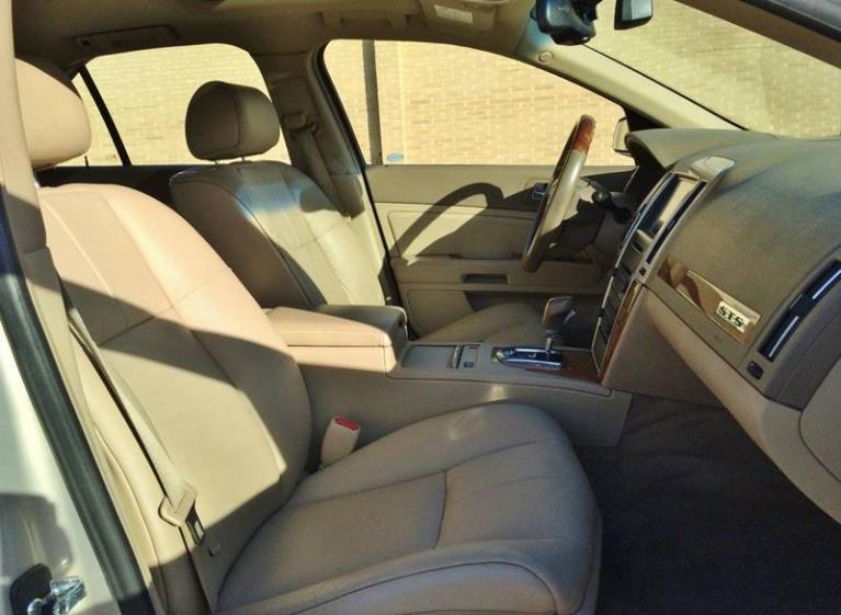 Used-2009-Cadillac-STS-V6-Luxury-AWD-4dr-Sedan-w/Navigation