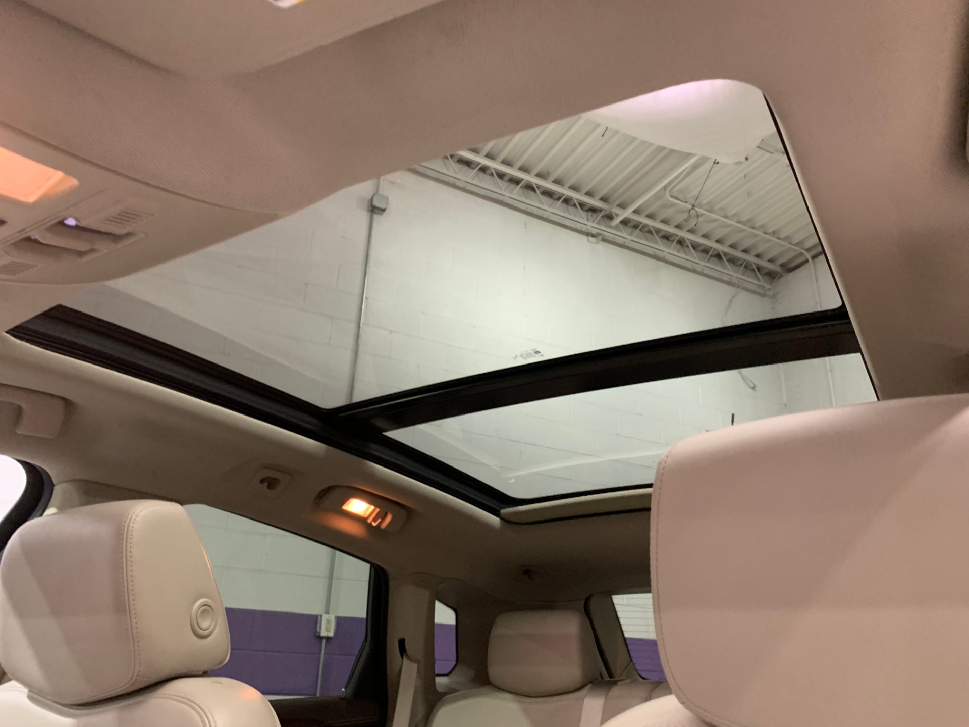 Used-2014-Cadillac-SRX-Luxury-Collection