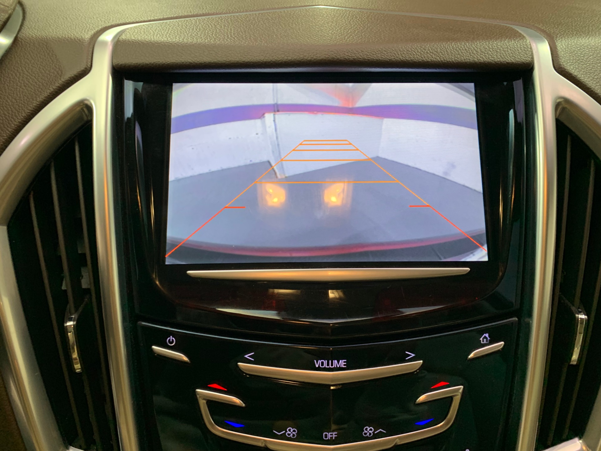 Used-2014-Cadillac-SRX-Luxury-Collection