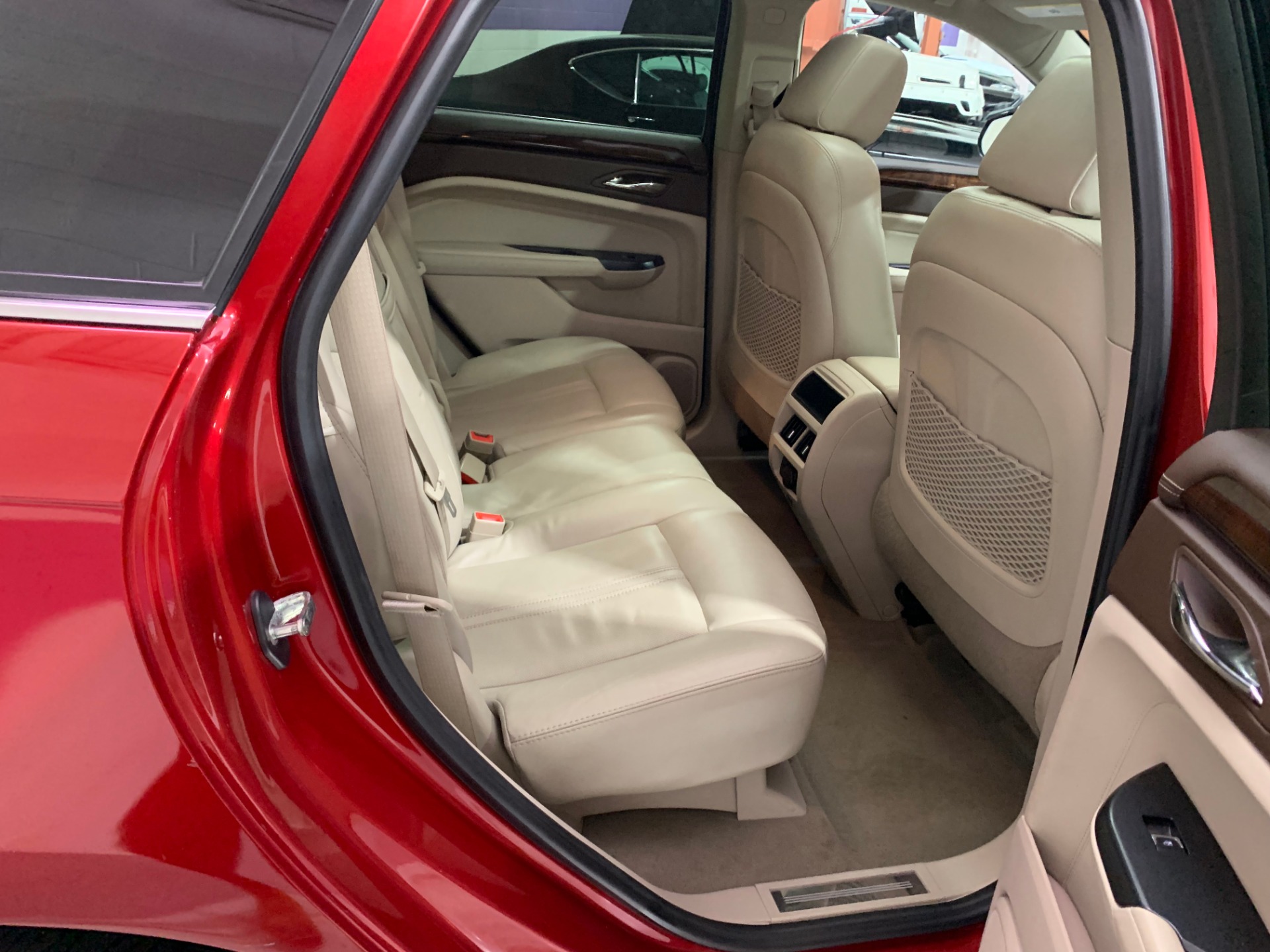 Used-2014-Cadillac-SRX-Luxury-Collection