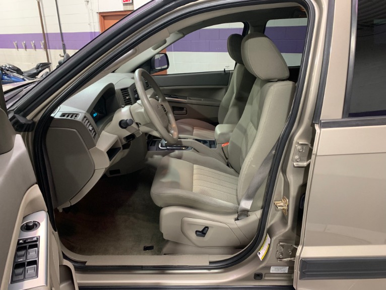 Used-2005-Jeep-Grand-Cherokee-Laredo-4WD
