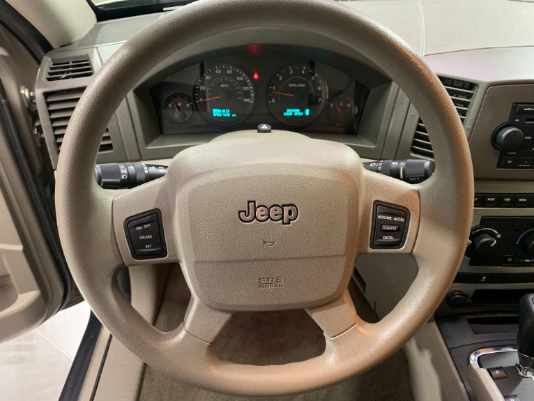 Used-2005-Jeep-Grand-Cherokee-Laredo-4WD
