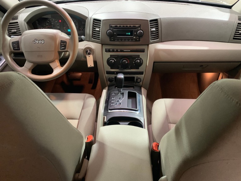 Used-2005-Jeep-Grand-Cherokee-Laredo-4WD