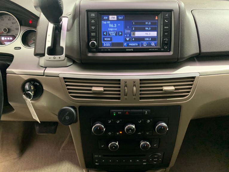 Used-2012-Volkswagen-Routan-SE