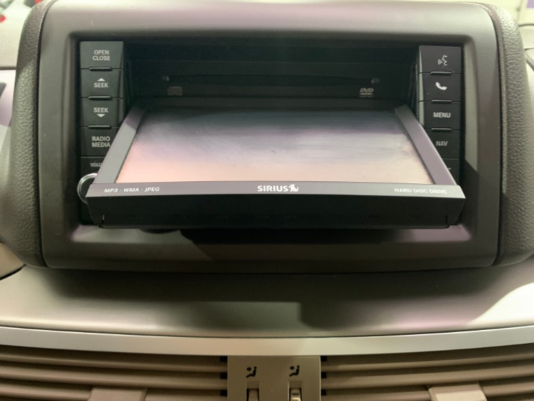 Used-2012-Volkswagen-Routan-SE