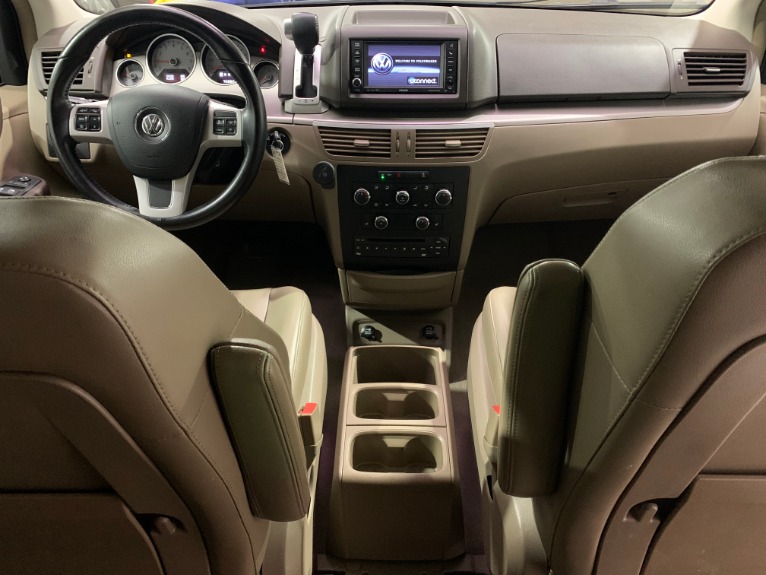 Used-2012-Volkswagen-Routan-SE