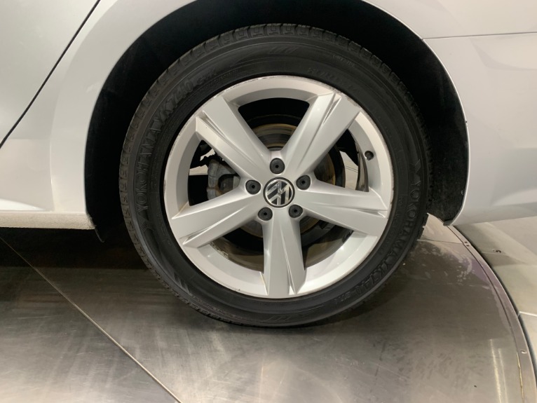 Used-2013-Volkswagen-Passat-SE-PZEV