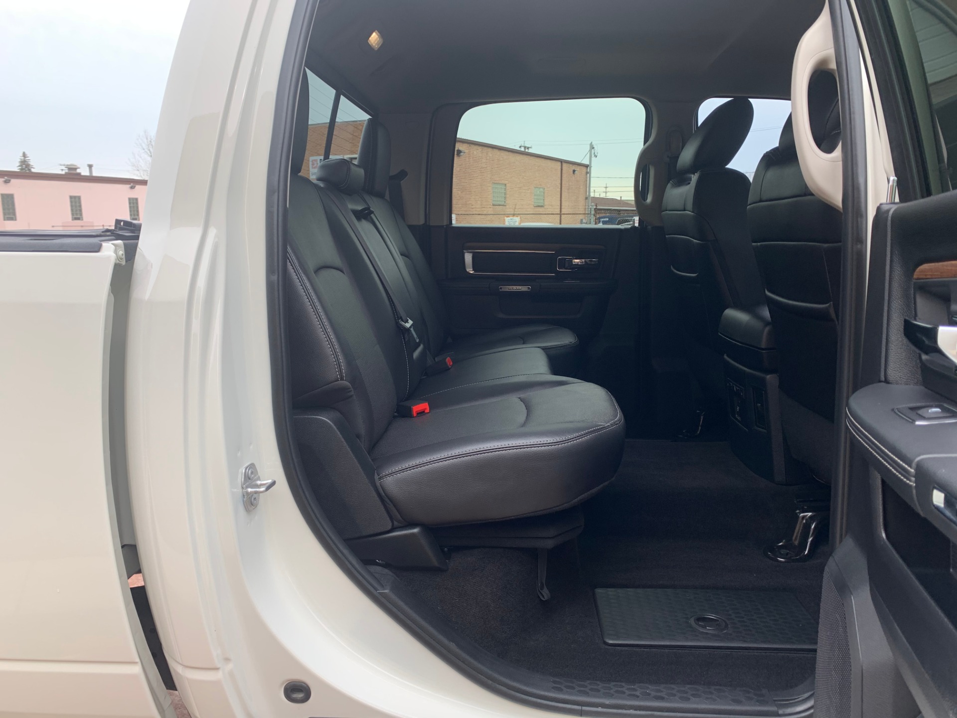 Used-2017-Ram-3500-pickup-Laramie-4X4