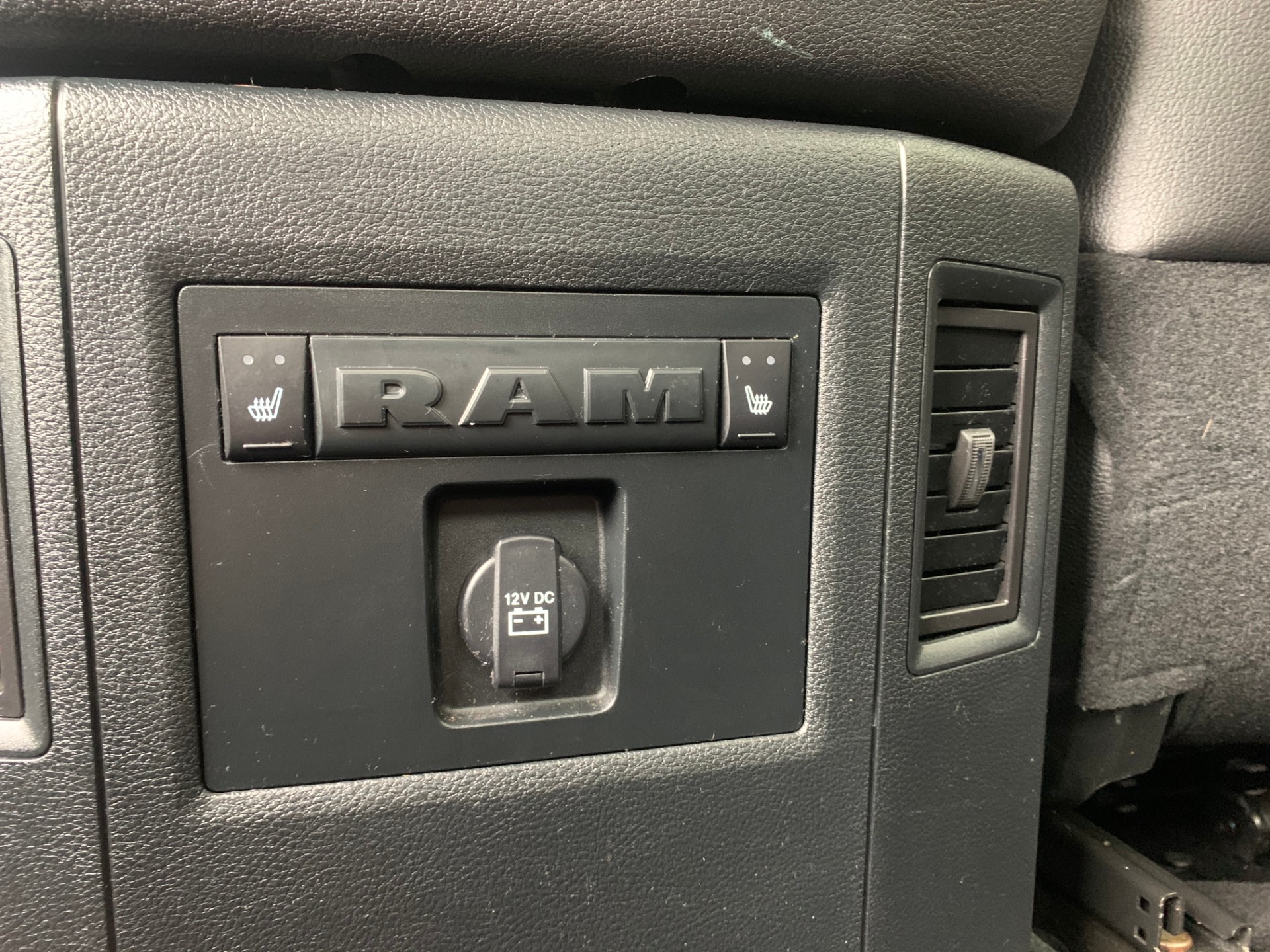 Used-2017-Ram-3500-pickup-Laramie-4X4
