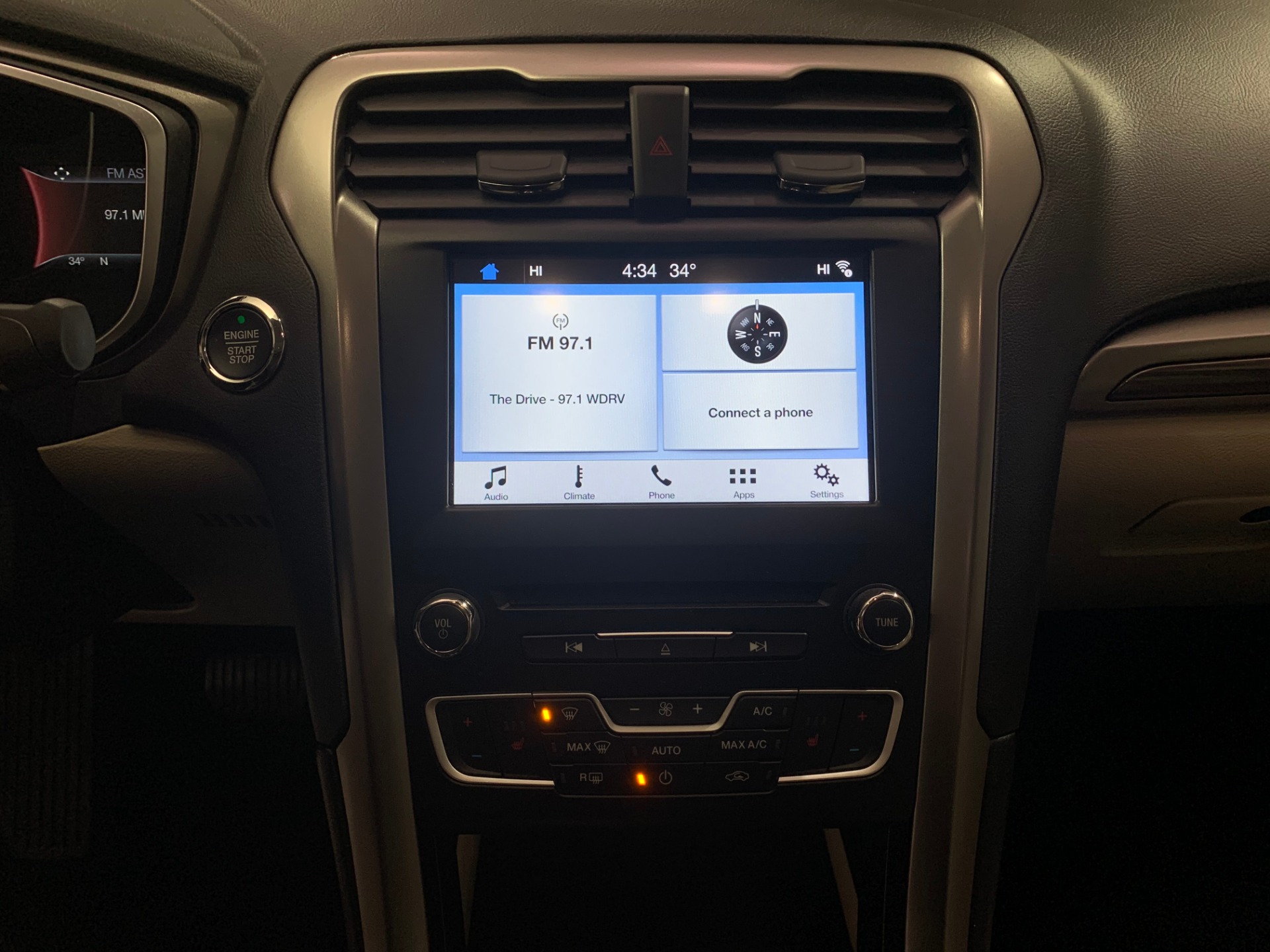 Used-2017-Ford-Fusion-SE-FWD