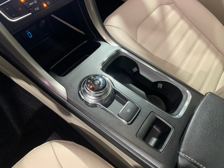 Used-2017-Ford-Fusion-SE-FWD