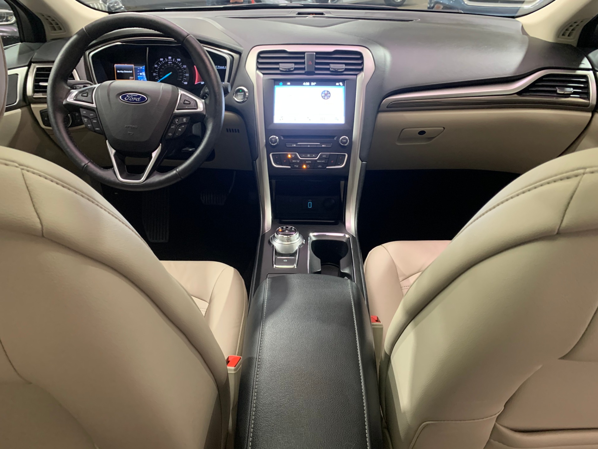 Used-2017-Ford-Fusion-SE-FWD