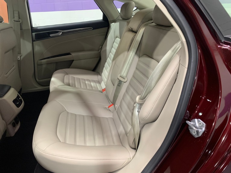 Used-2017-Ford-Fusion-SE-FWD