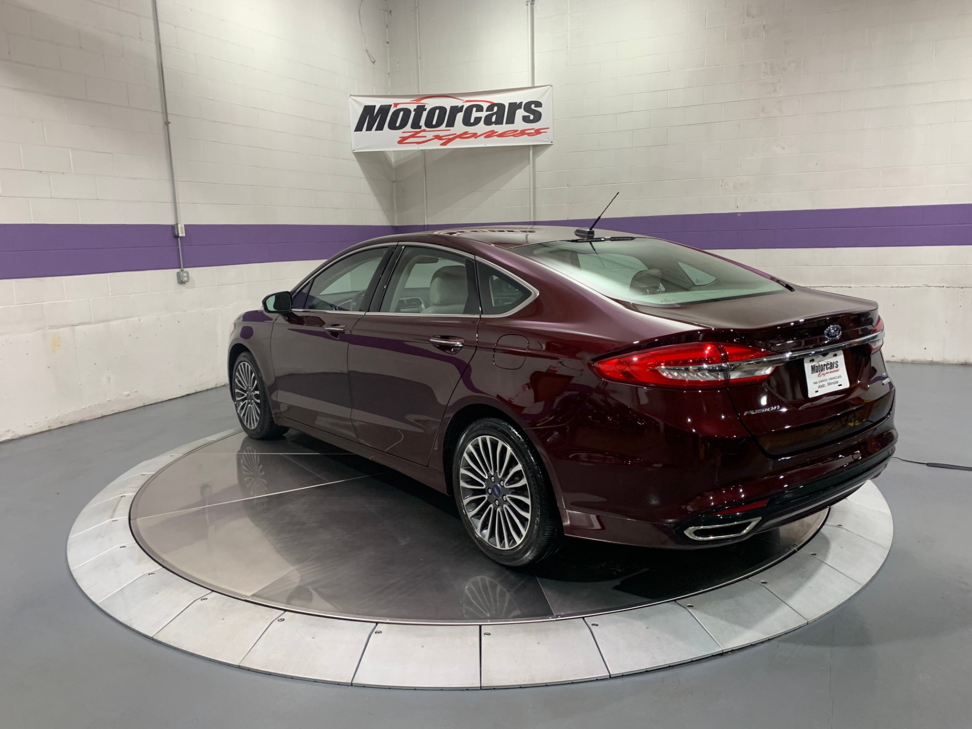 Used-2017-Ford-Fusion-SE-FWD