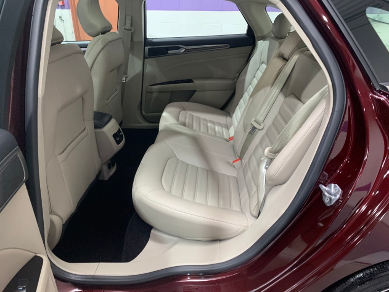 Used-2017-Ford-Fusion-SE-FWD