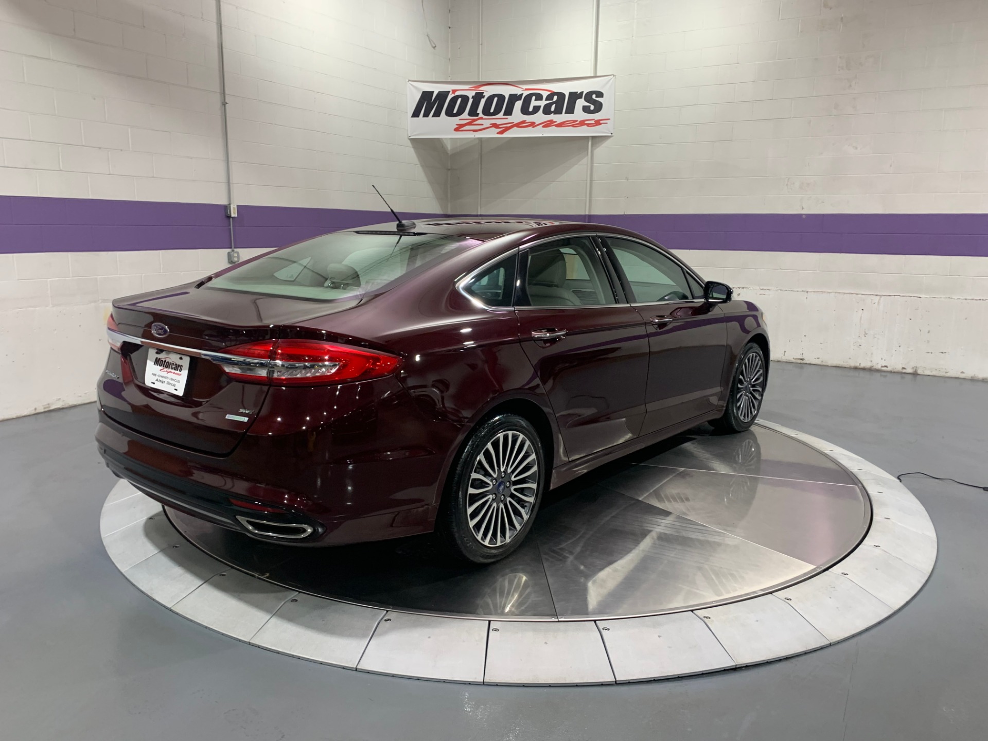 Used-2017-Ford-Fusion-SE-FWD