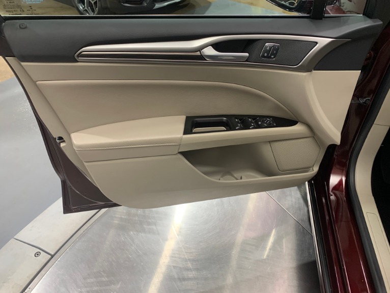 Used-2017-Ford-Fusion-SE-FWD