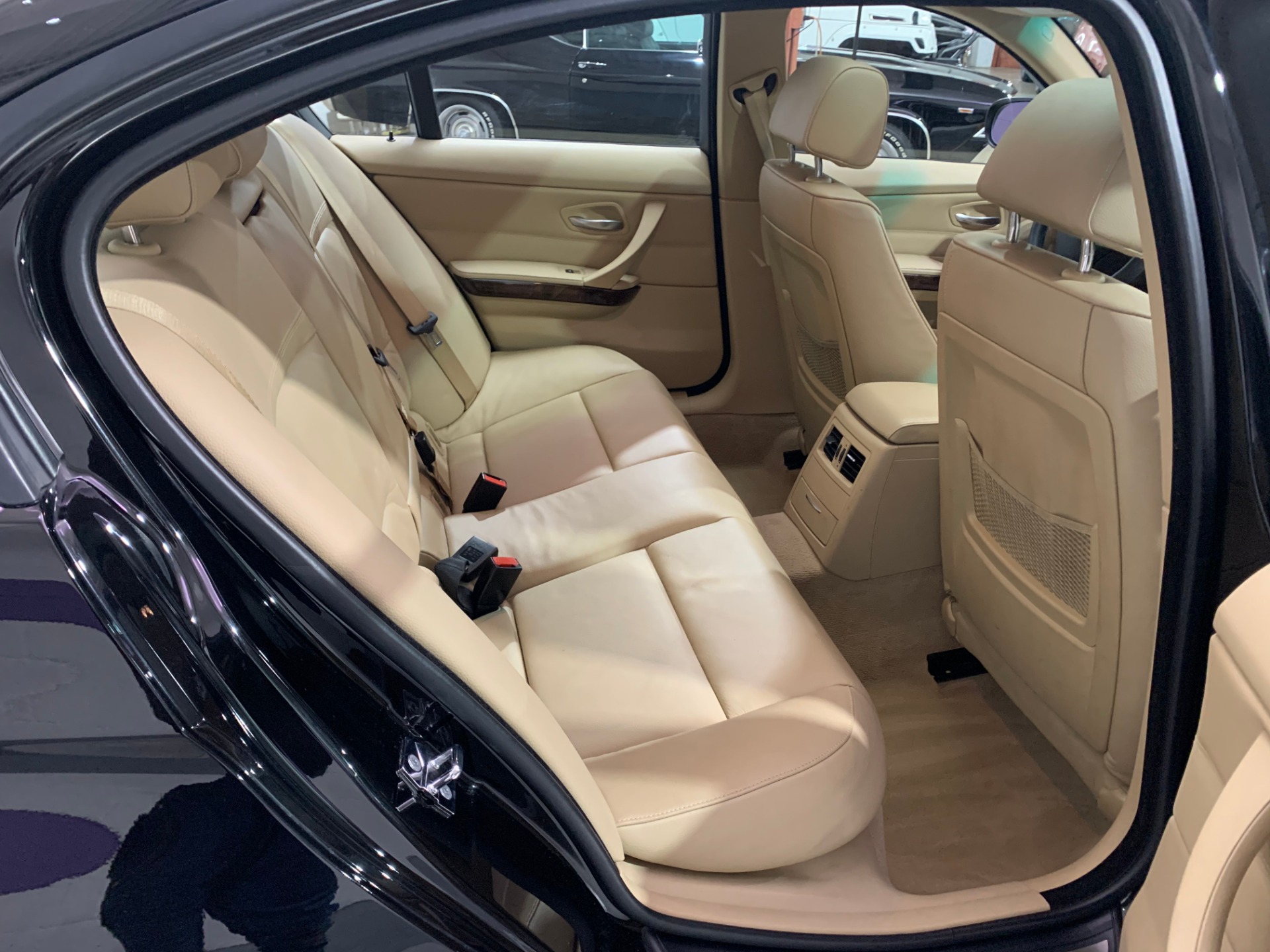 Used-2009-BMW-3-Series-328i-xDrive-AWD