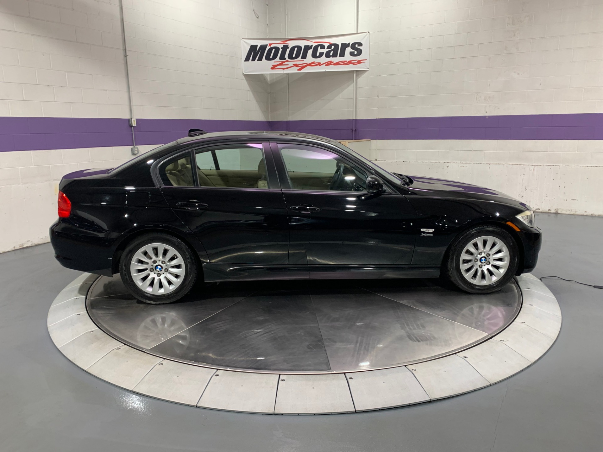 Used-2009-BMW-3-Series-328i-xDrive-AWD