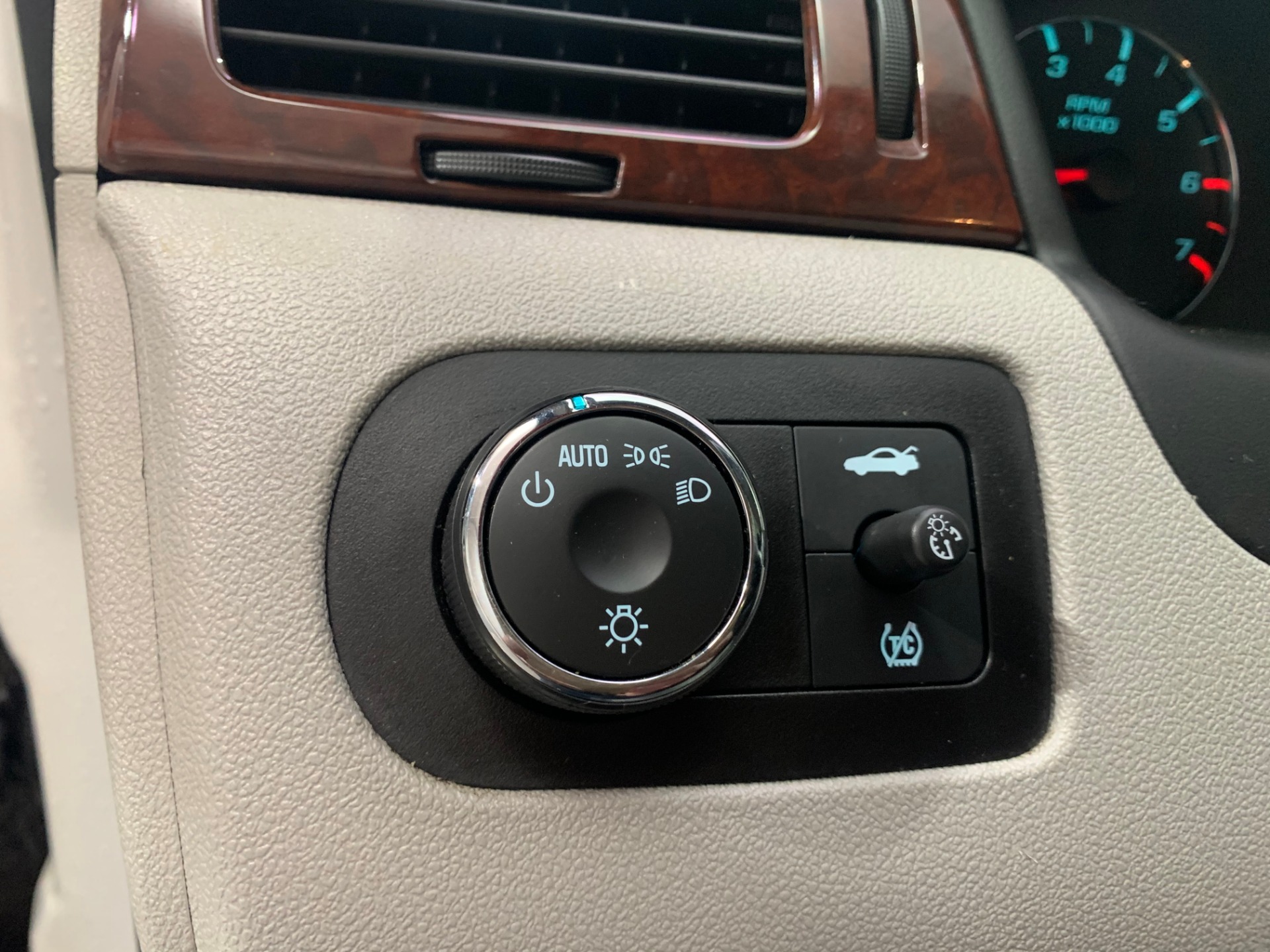 Used-2009-Chevrolet-Impala-LT-FWD