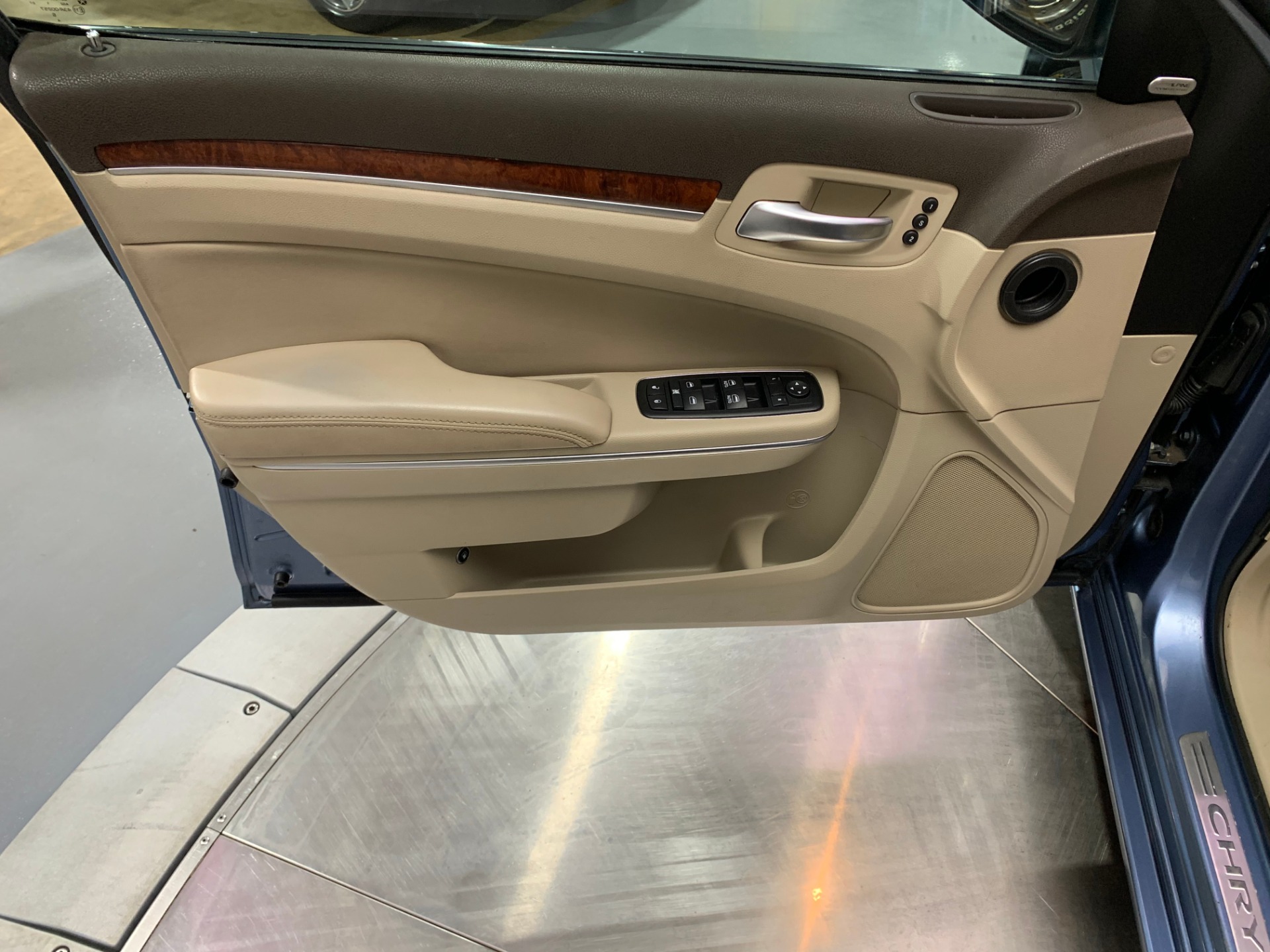 Used-2011-Chrysler-300-C-RWD