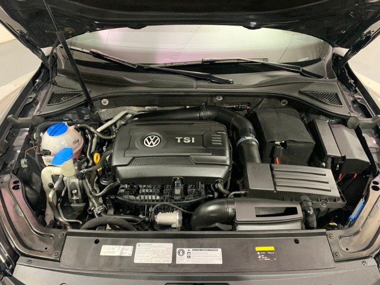 Used-2017-Volkswagen-Passat-18T-R-Line-W/-Comfort-FWD