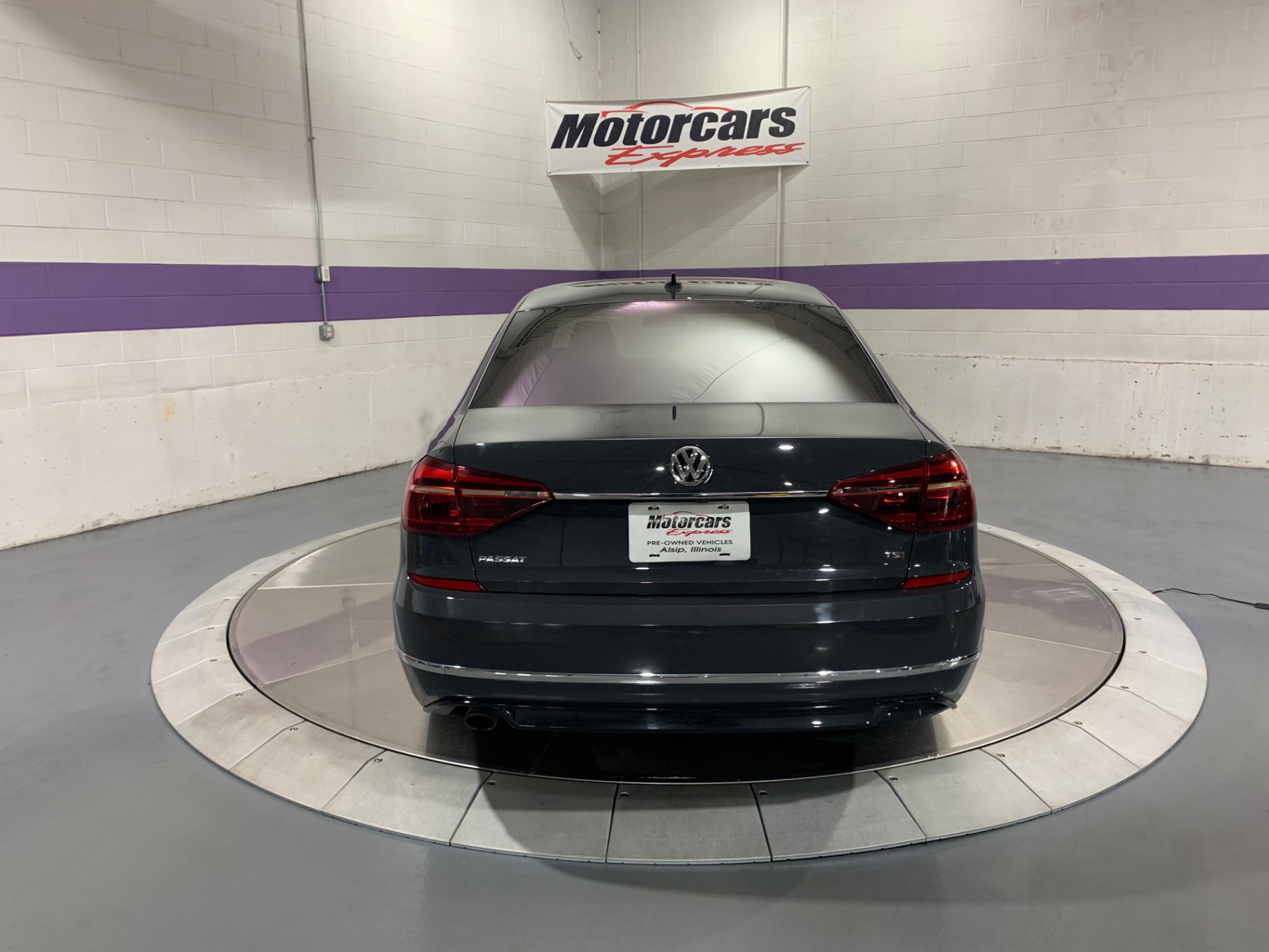 Used-2017-Volkswagen-Passat-18T-R-Line-W/-Comfort-FWD