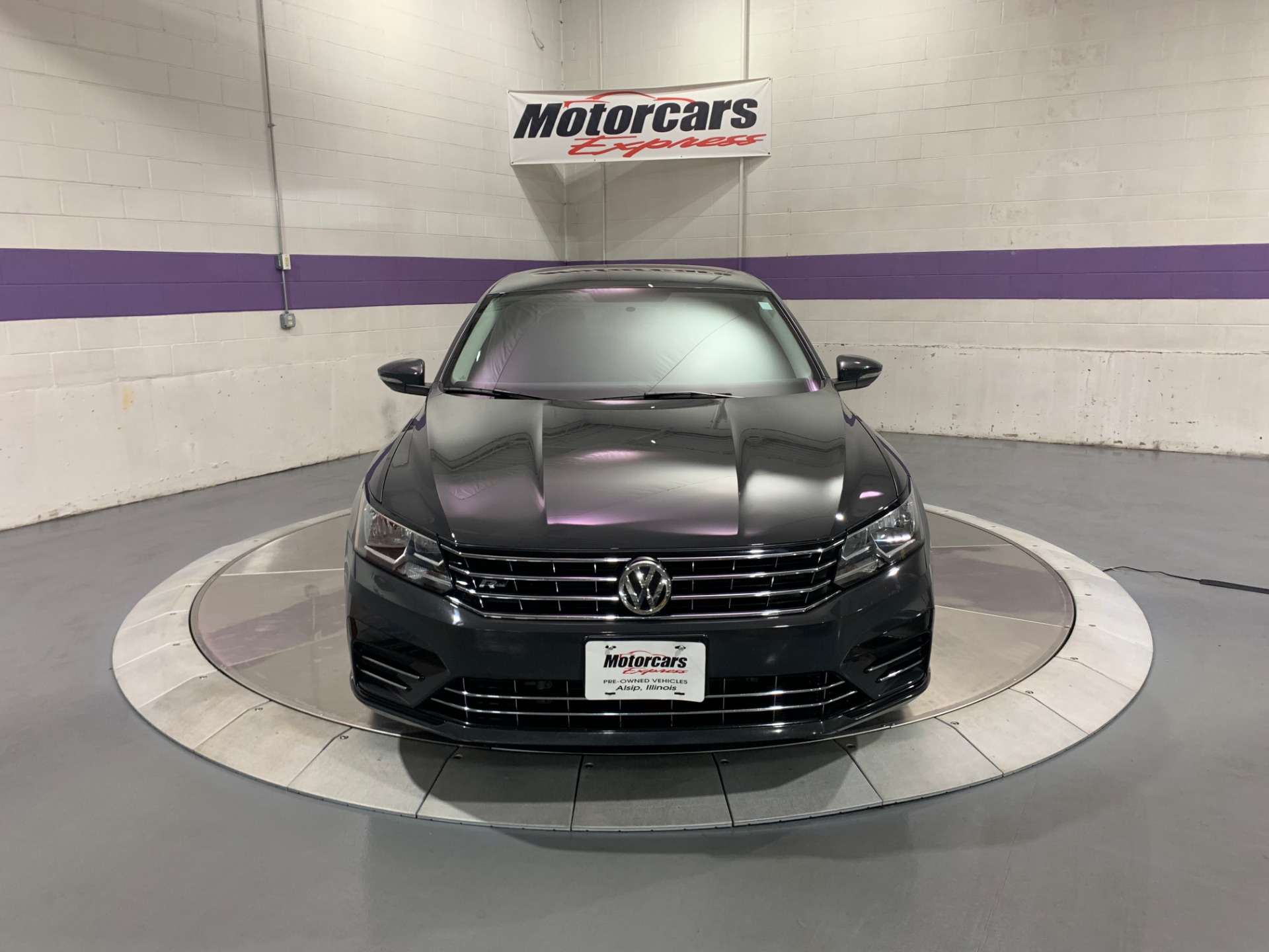 Used-2017-Volkswagen-Passat-18T-R-Line-W/-Comfort-FWD