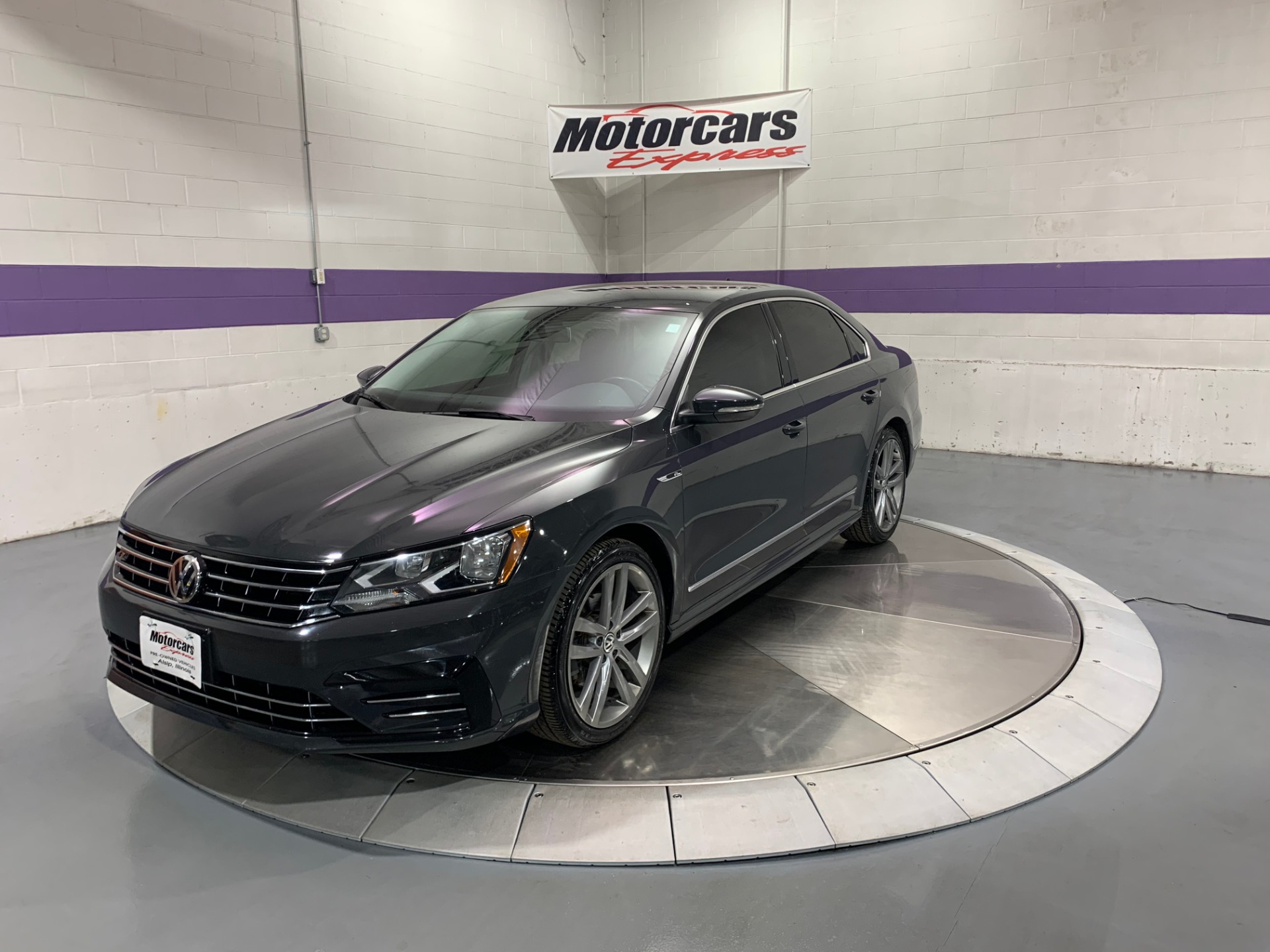 Used-2017-Volkswagen-Passat-18T-R-Line-W/-Comfort-FWD
