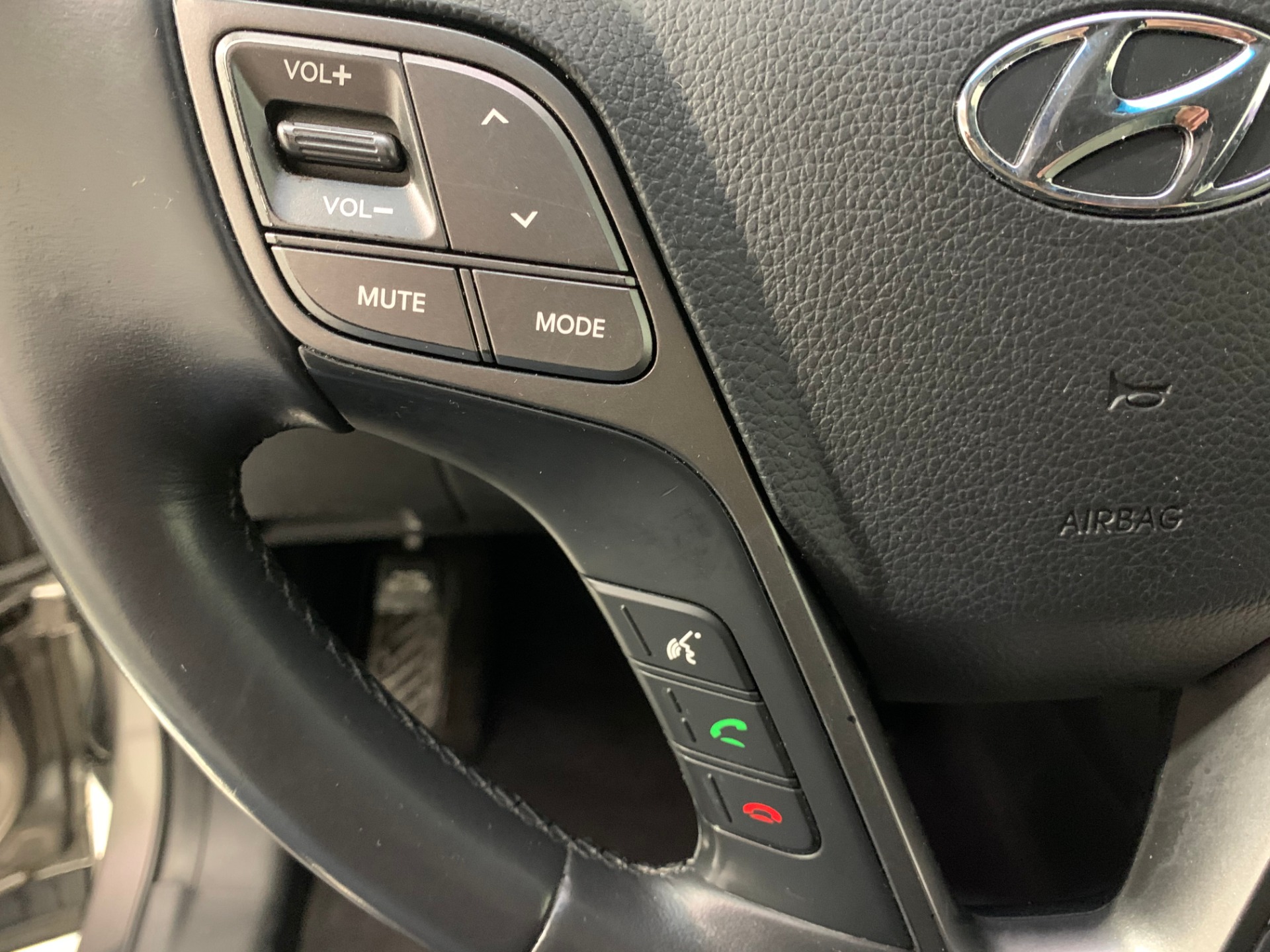 Used-2013-Hyundai-Santa-Fe-Sport-24L-AWD