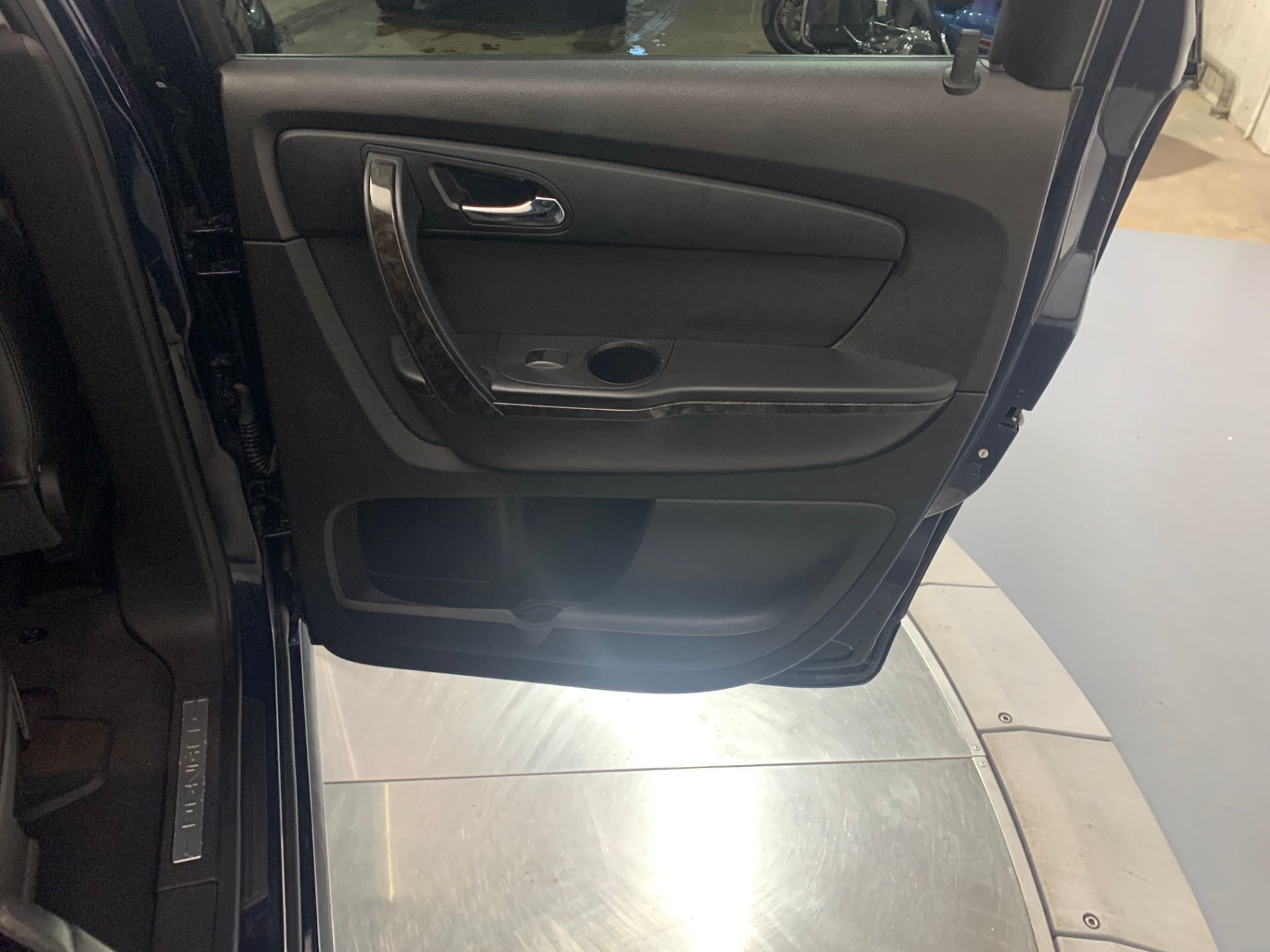 Used-2012-GMC-Acadia-Denali-AWD