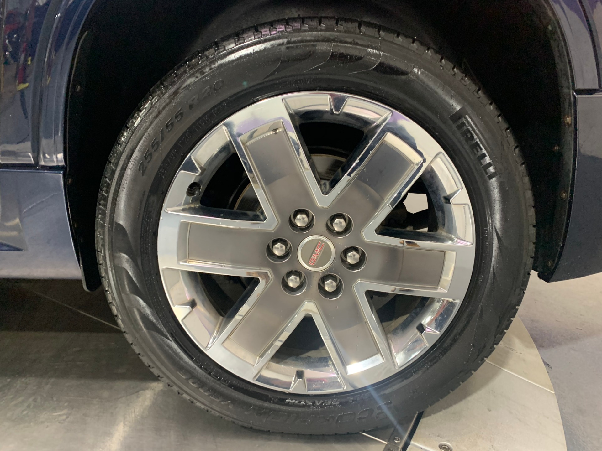Used-2012-GMC-Acadia-Denali-AWD