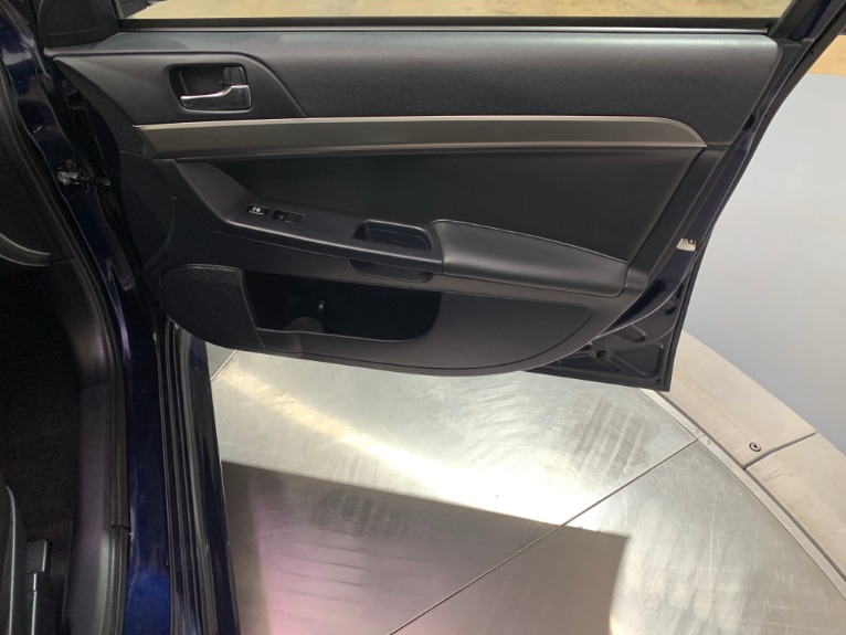 Used-2014-Mitsubishi-Lancer-ES-FWD