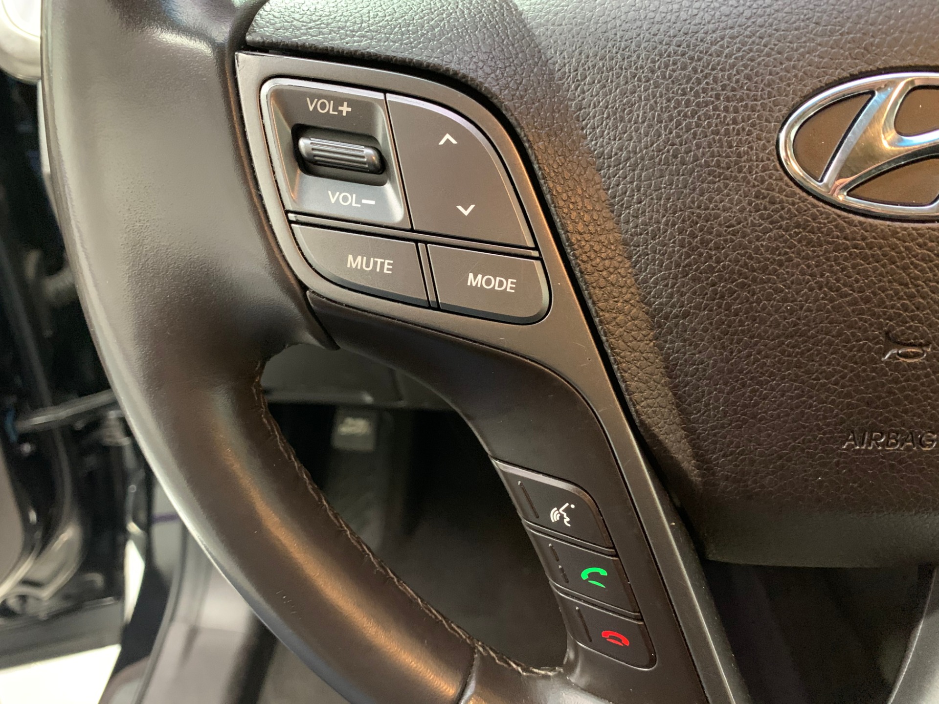 Used-2017-Hyundai-Santa-Fe-Sport-24L-FWD