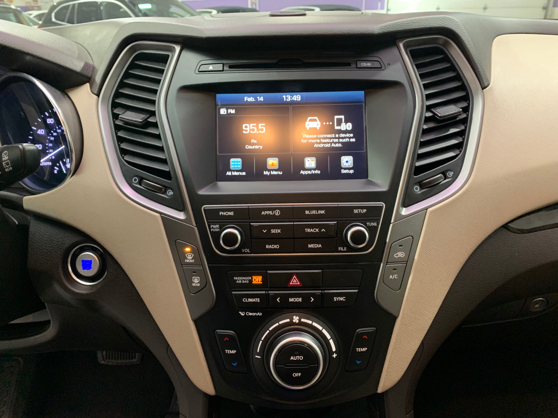 Used-2017-Hyundai-Santa-Fe-Sport-24L-FWD