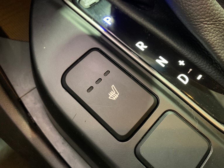 Used-2017-Hyundai-Santa-Fe-Sport-24L-FWD