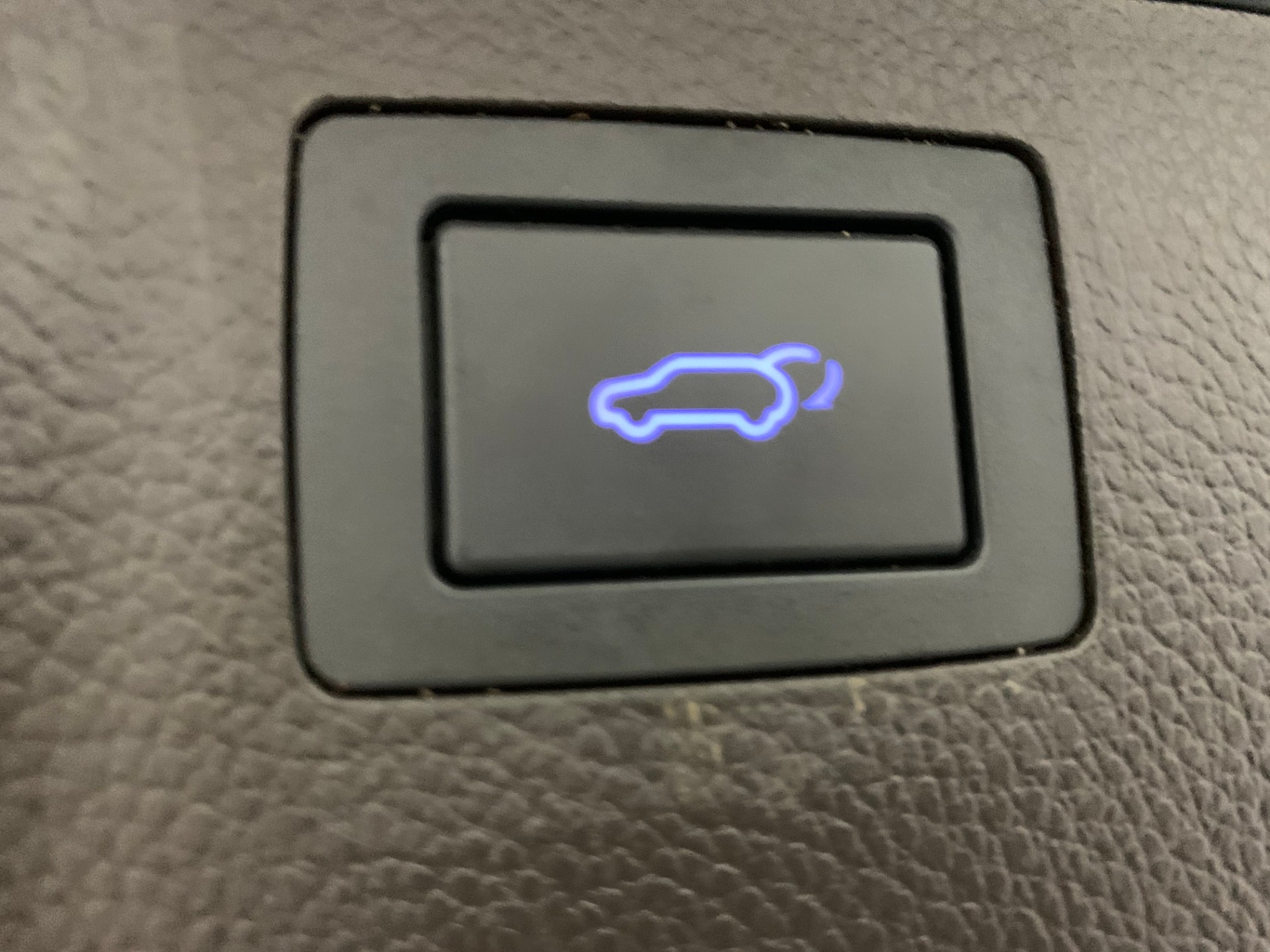 Used-2017-Hyundai-Santa-Fe-Sport-24L-FWD