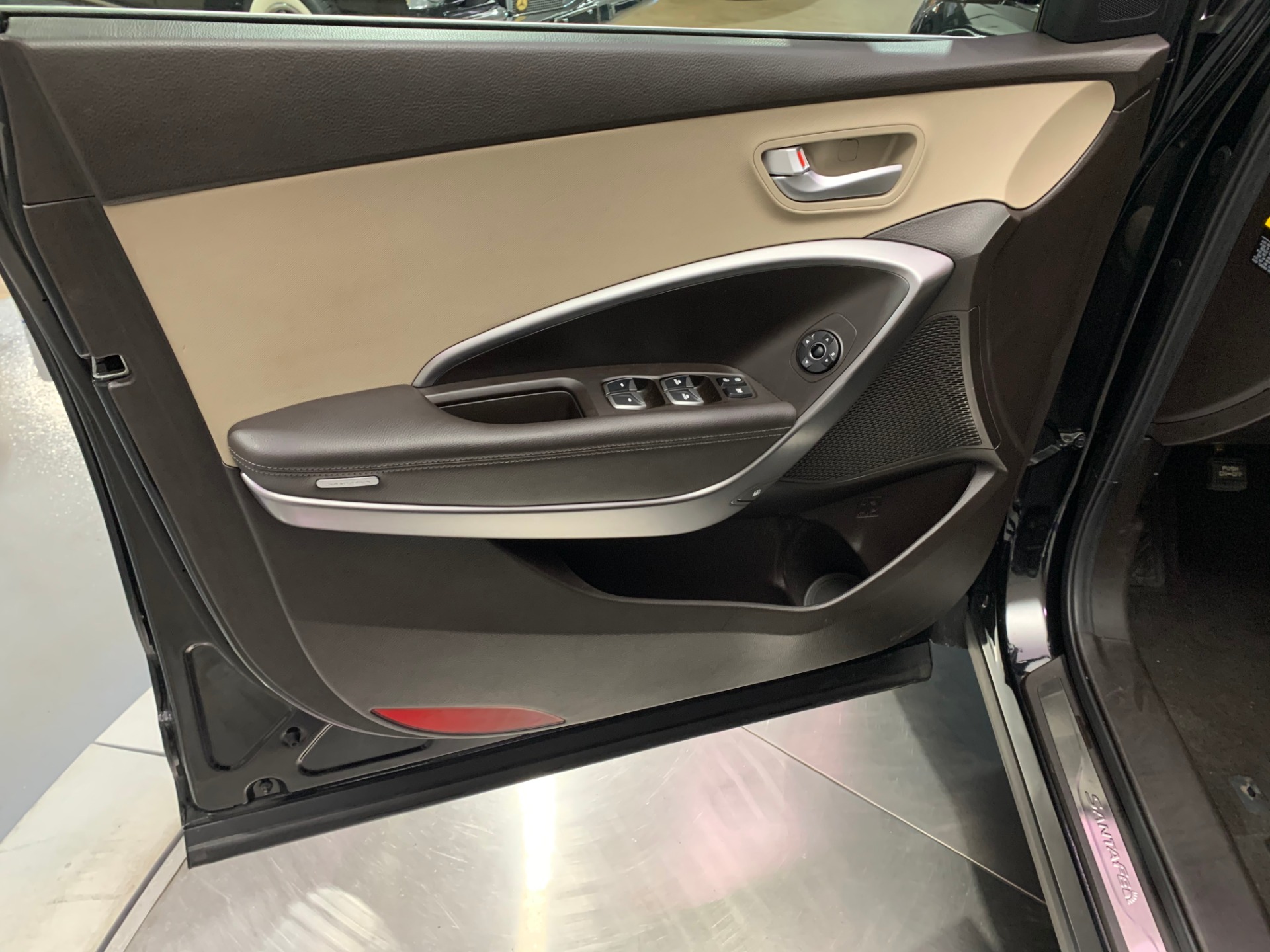 Used-2017-Hyundai-Santa-Fe-Sport-24L-FWD