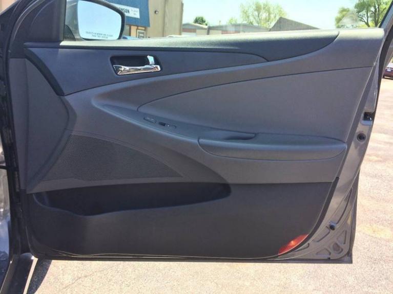 Used-2011-Hyundai-Sonata-SE-20T-4dr-Sedan