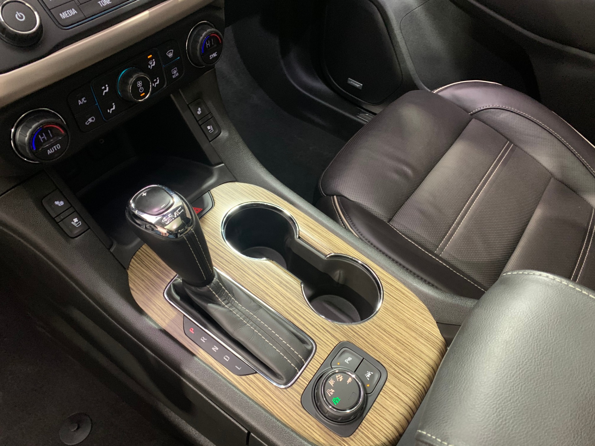 Used-2017-GMC-Acadia-Denali-4X4