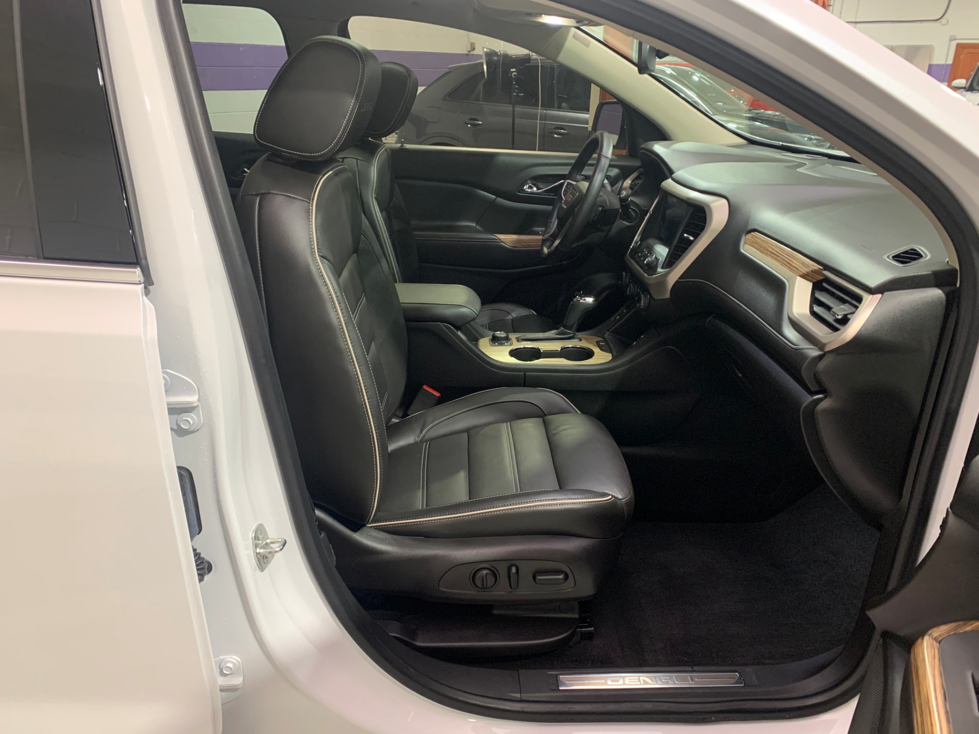 Used-2017-GMC-Acadia-Denali-4X4