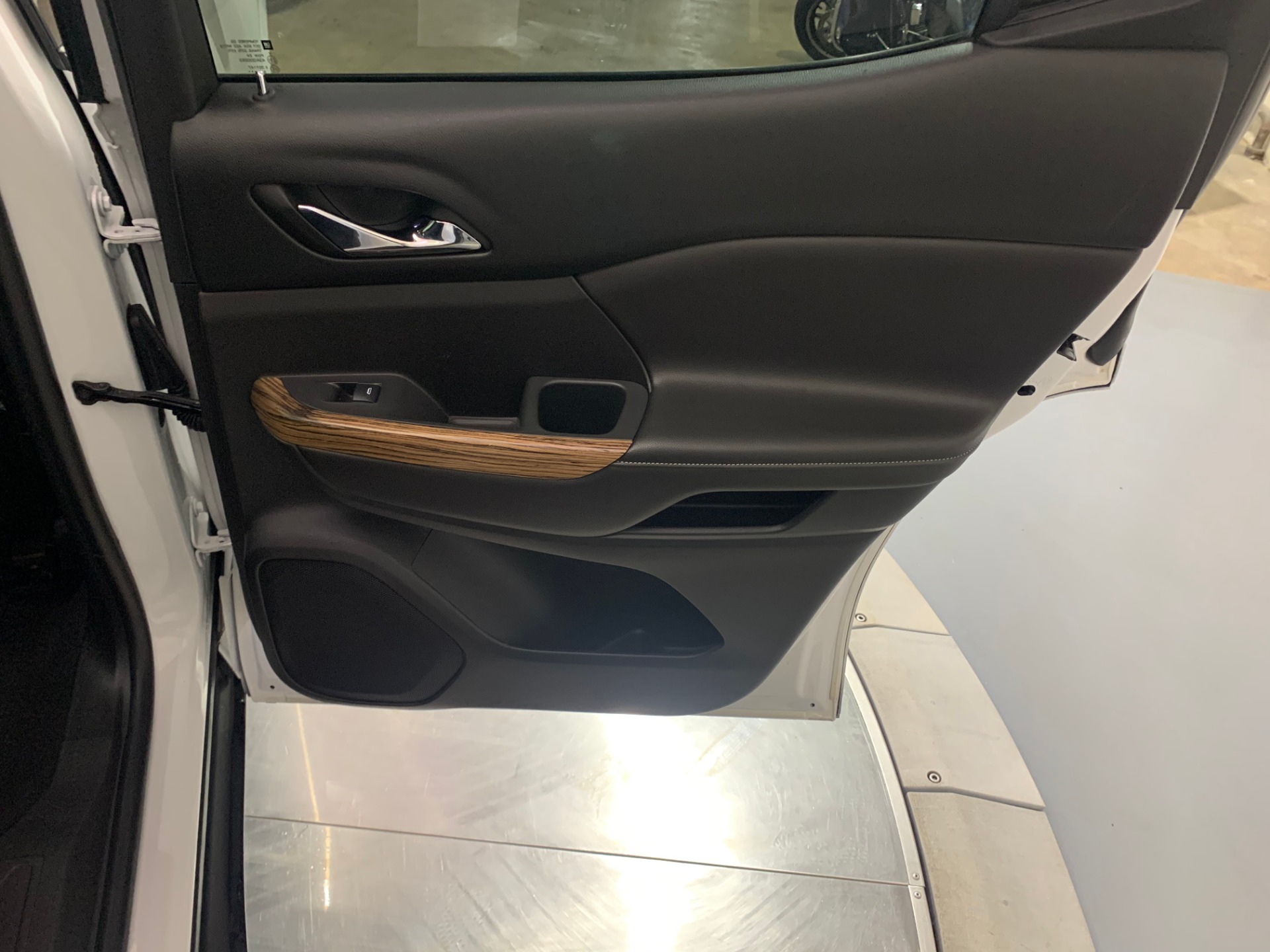 Used-2017-GMC-Acadia-Denali-4X4