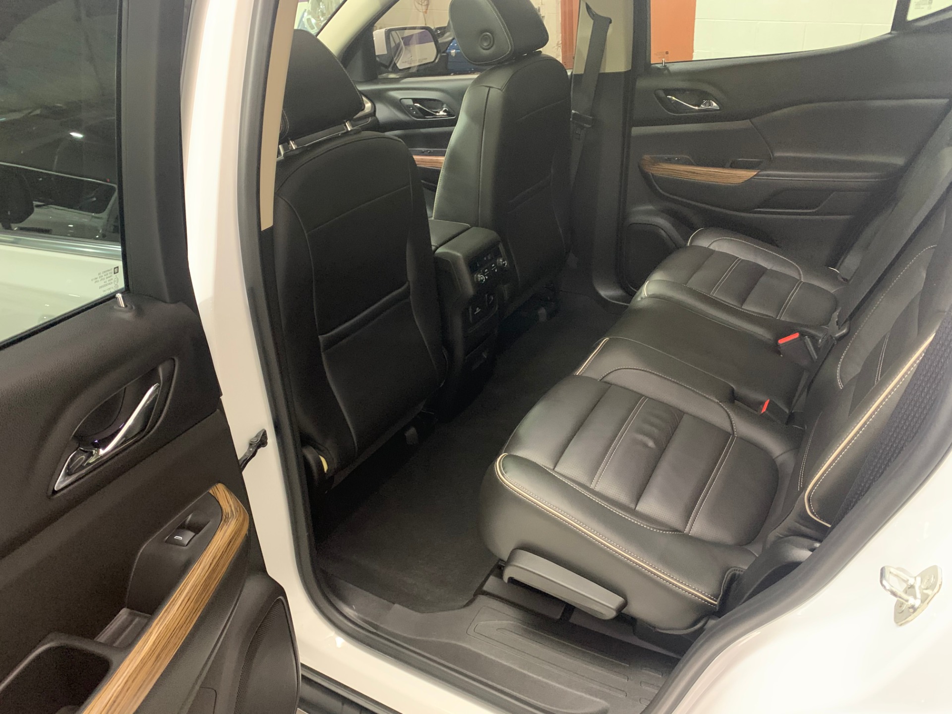 Used-2017-GMC-Acadia-Denali-4X4