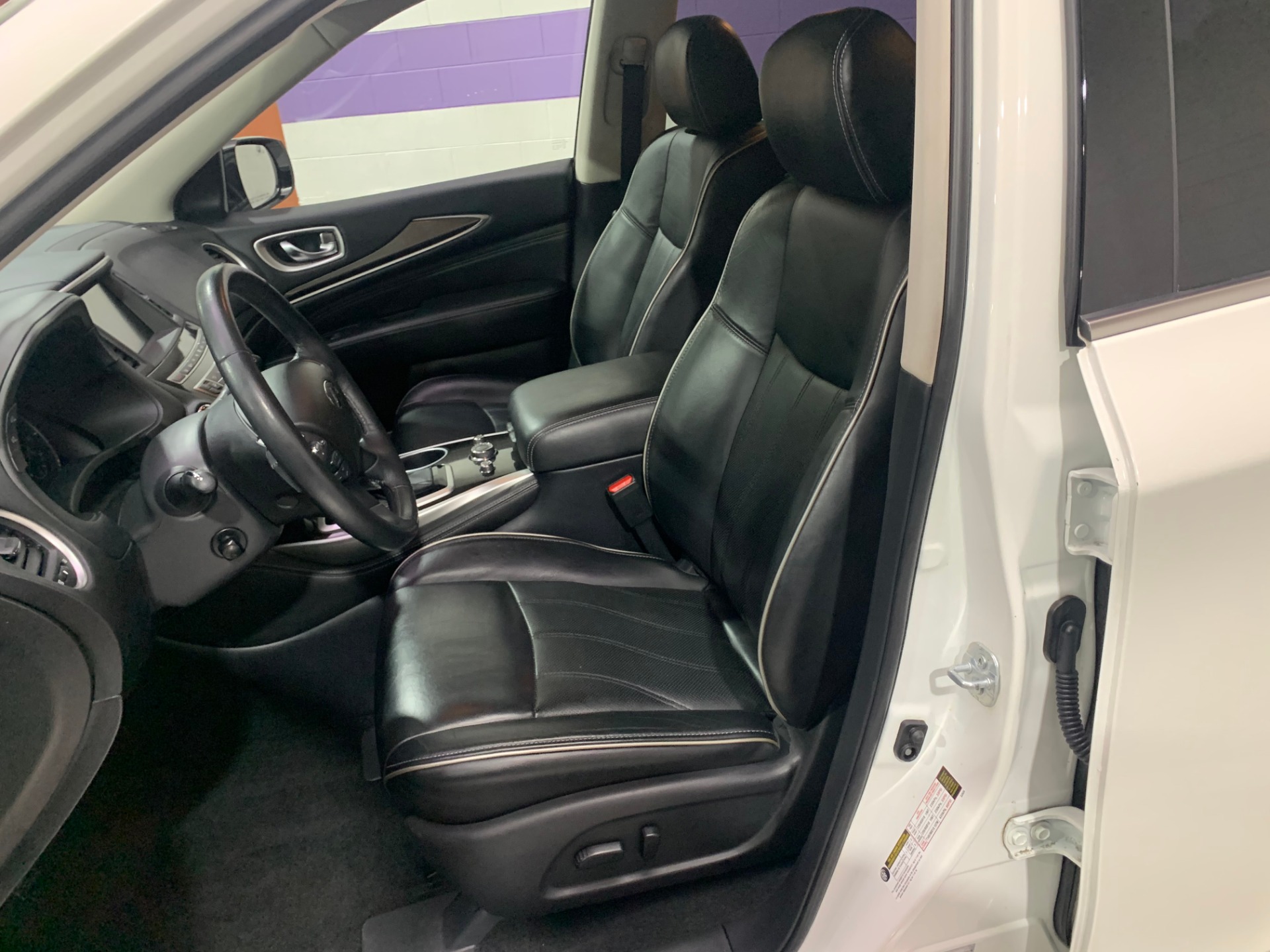 Used-2017-INFINITI-QX60-AWD