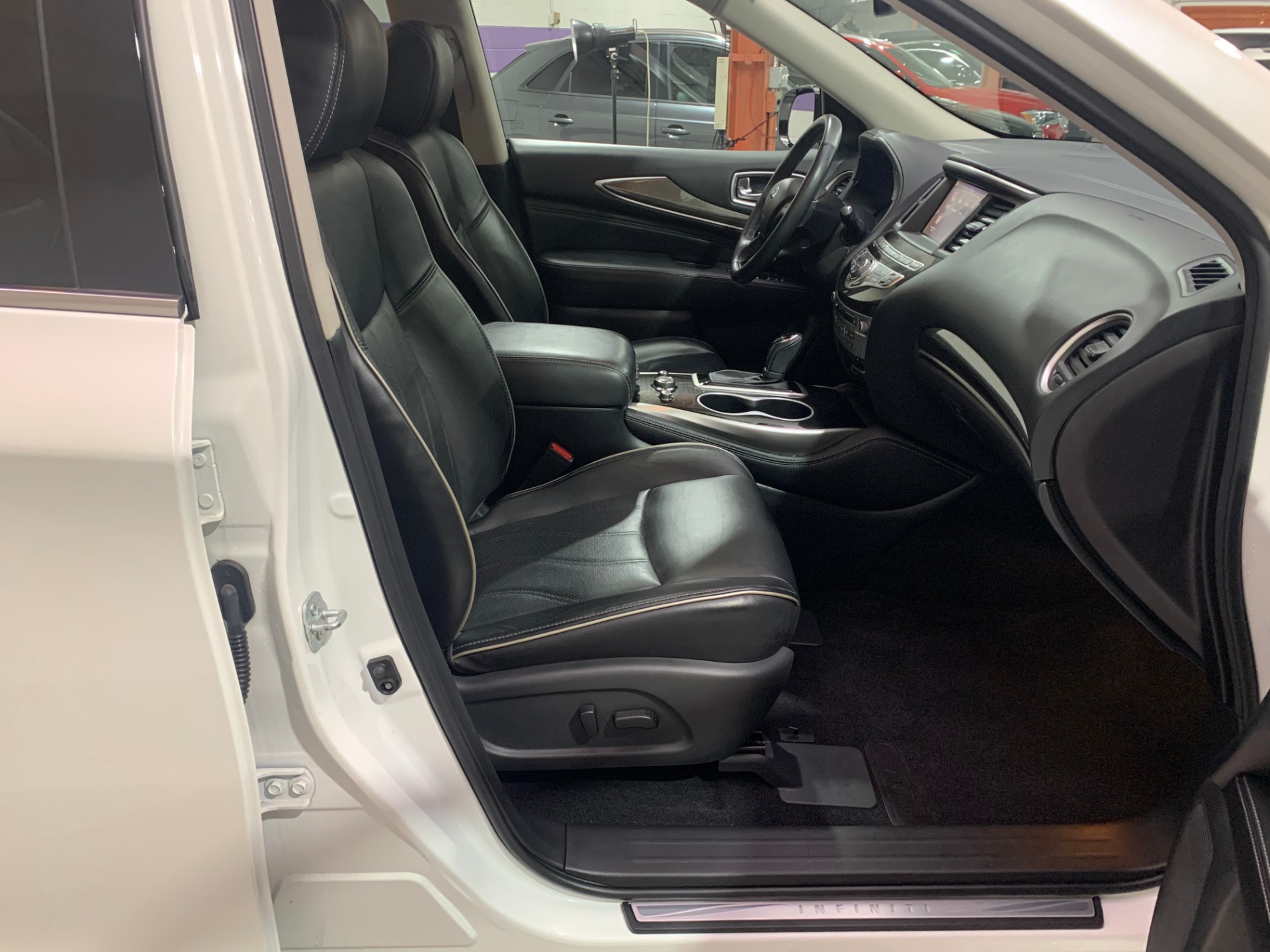 Used-2017-INFINITI-QX60-AWD