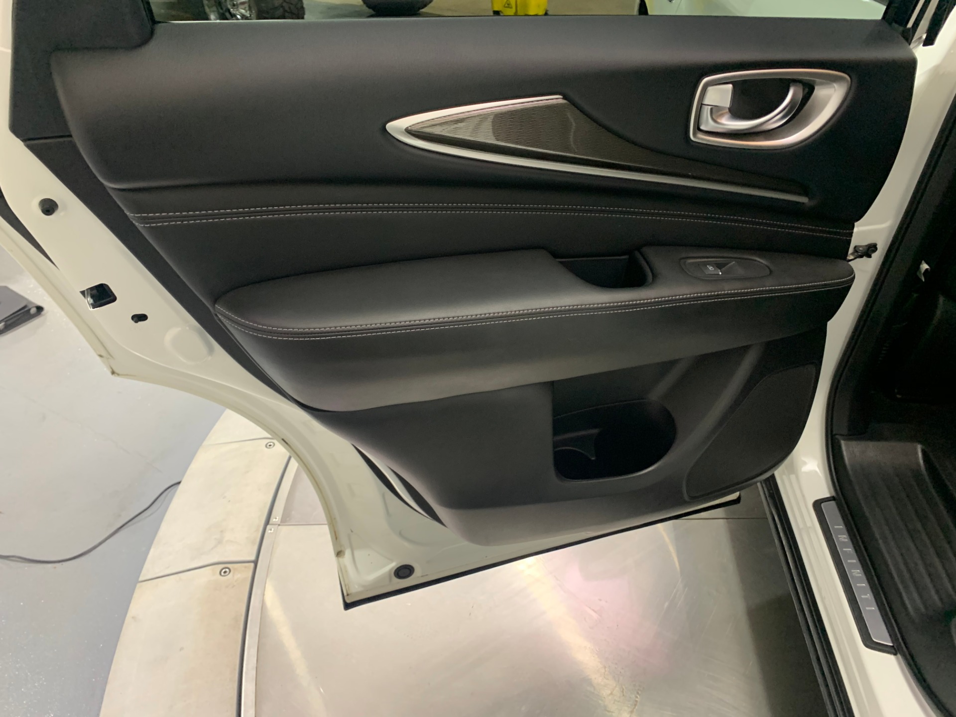 Used-2017-INFINITI-QX60-AWD
