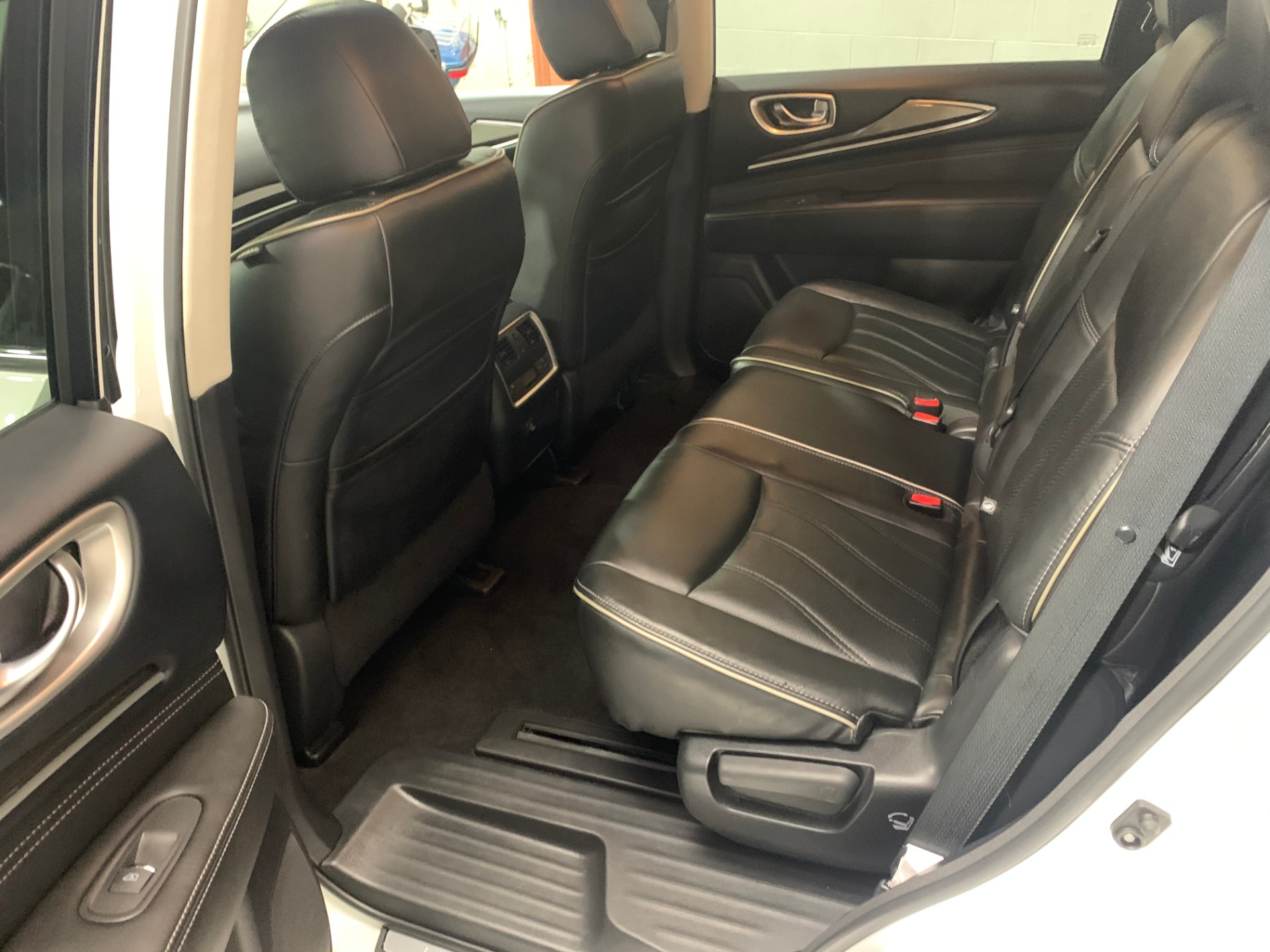 Used-2017-INFINITI-QX60-AWD