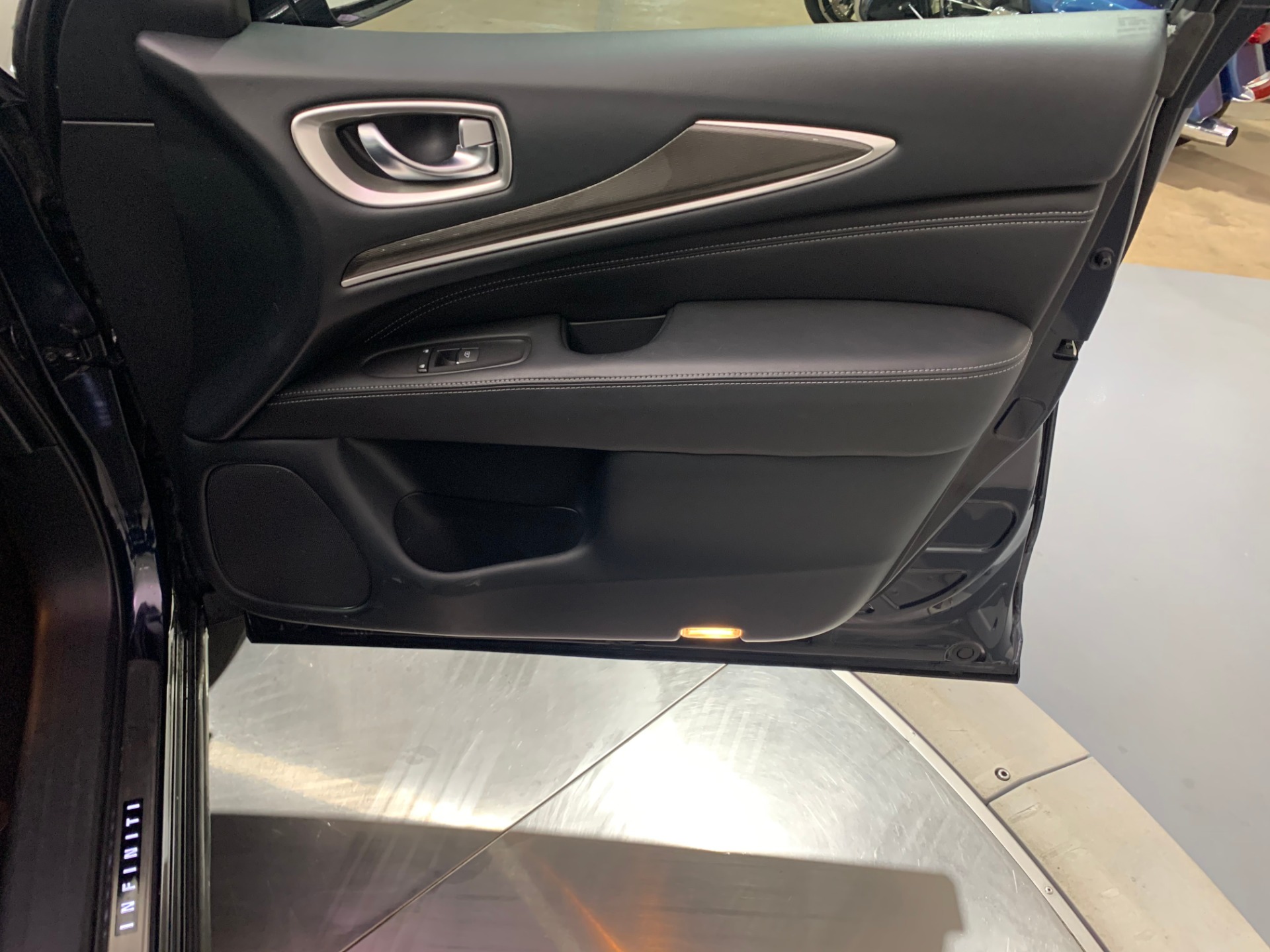 Used-2018-INFINITI-QX60-AWD