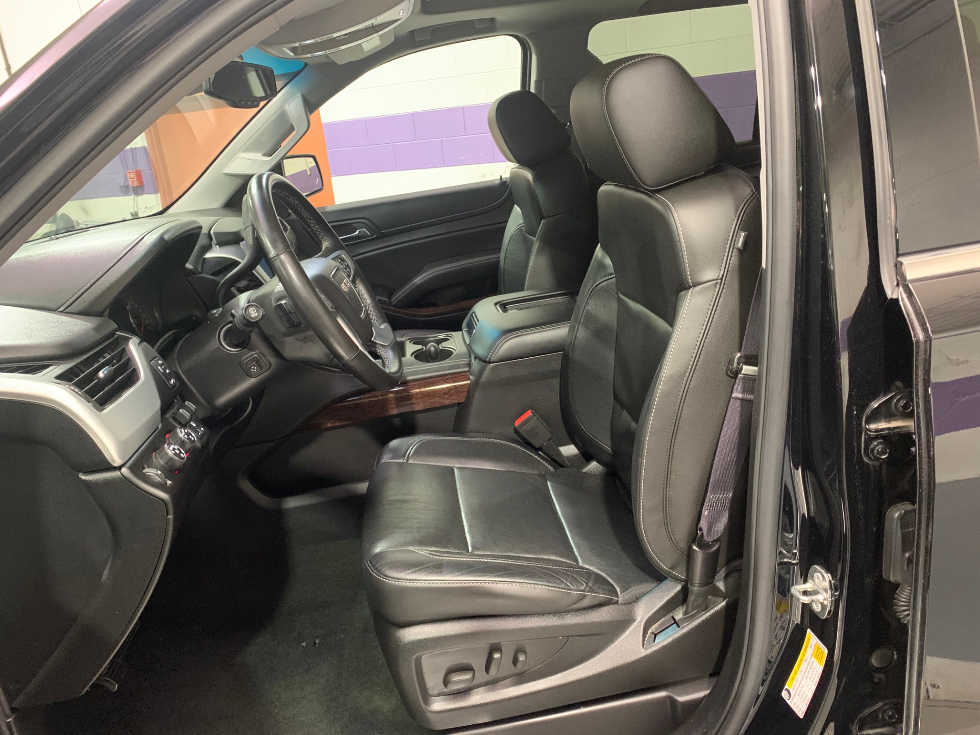 Used-2016-GMC-Yukon-SLT-4X4
